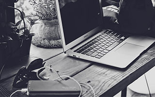 开云体育_ 德甲上半场总结：谁能成为冬窗黑马？，德甲开放球迷入场