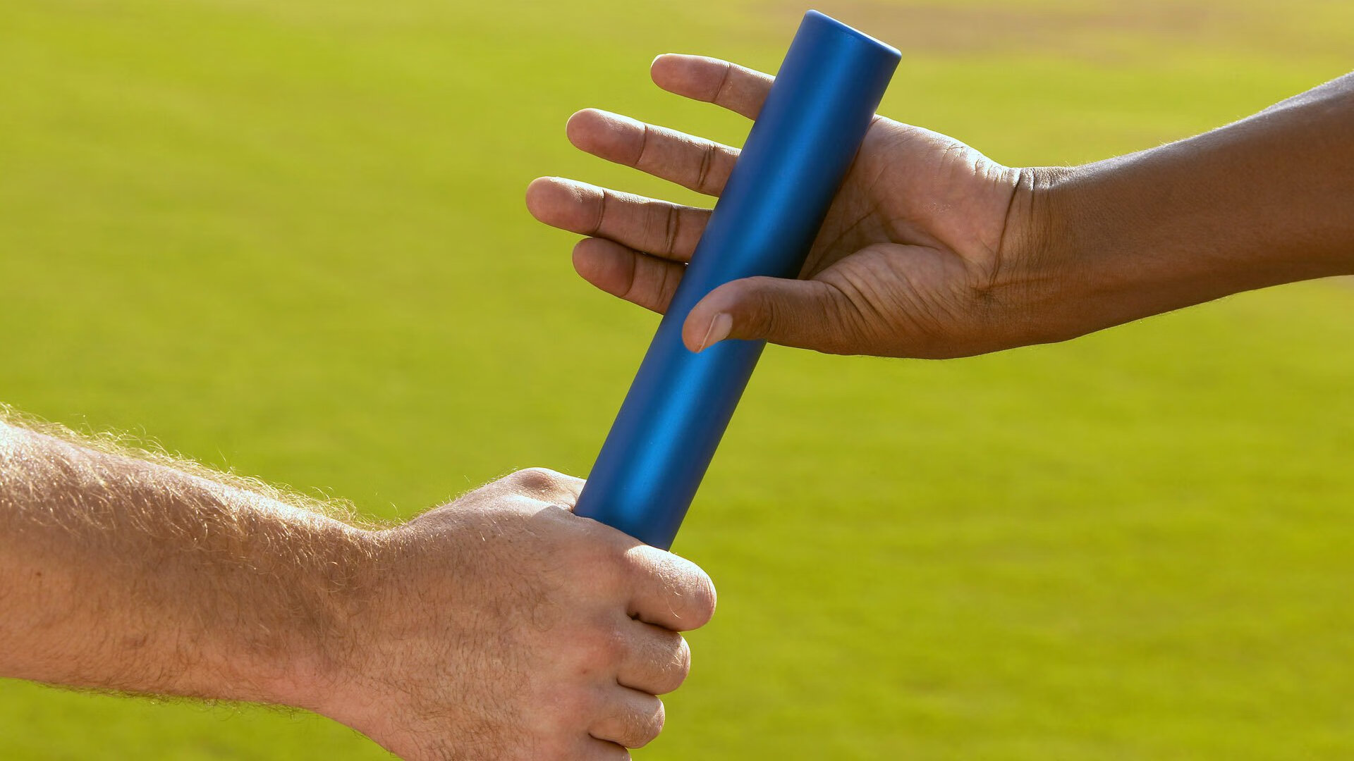 冬奥闭幕式现场播放塞内加尔进球集锦,全场致敬,塞内加尔奥运会女旗手