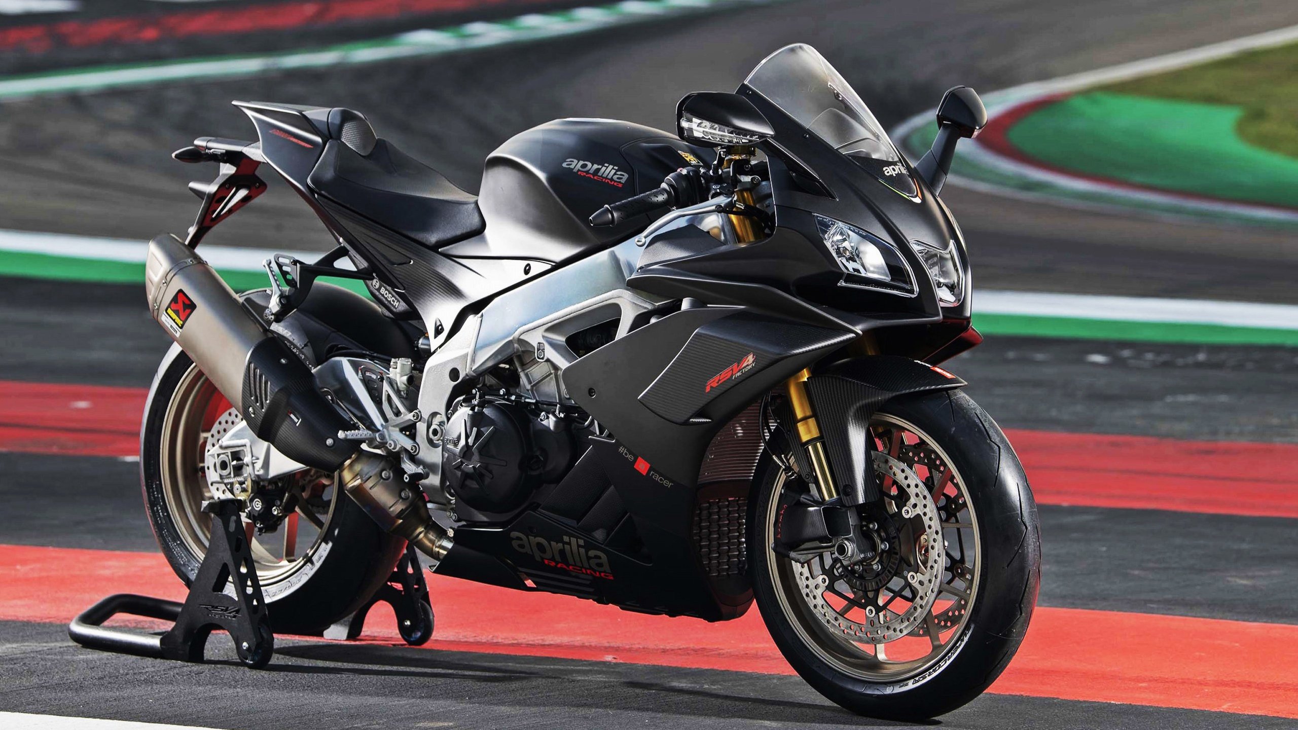 kaiyun.com-青少年足球公益项目助力更多边远地区青少年的运动梦想，青少年足球比赛