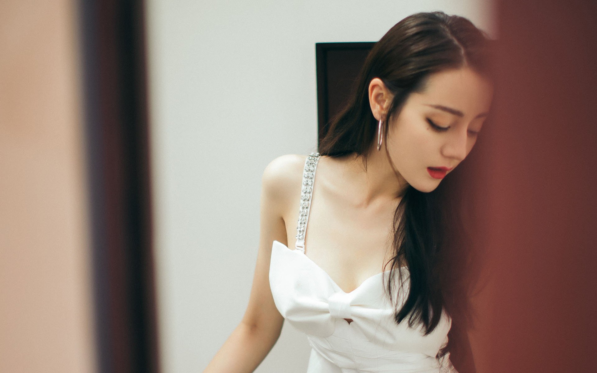 五大联赛是否鼓励中卫持球前插制造中场压力释放，五大联赛最强中场